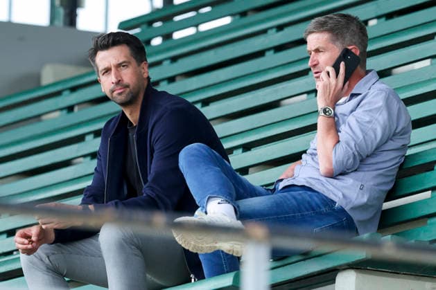 Geschaeftsfuehrer Jonas Boldt (Hannover 96) und Sportdirektor Ralf Becker (Hannover 96) schauen, Friendly match, Hannover 96 v 1. FC Phoenix Luebeck, Eilenriedestadion am 07. July 2026 in Hannover, Deutschland. (Foto von Marco Steinbrenner DeFodi Images) Geschaeftsfuehrer Sport Jonas Boldt (Hannover 96) und Sportdirektor Ralf Becker (Hannover 96) look on, Friendly match, Hannover 96 v 1. FC Phoenix Luebeck, , July 7, 2026 in Hanover, Germany. (Photo by Marco Steinbrenner DeFodi Images) - *** Jonas Boldt, Managing Director of Sports for Hannover 96, and Ralf Becker, Director of Sports for Hannover 96, watch a friendly match between Hannover 96 and 1 FC Phoenix Lübeck at Eilenriedestadion on July 7, 2026, in Hannover, Germany Photo by Marco Steinbrenner, DeFodi Images: Jonas Boldt, Sports Director of Hannover 96, and Ralf Becker, Sports Director of Hannover 96, look on during a friendly match between Hannover 96 and 1 FC Phoenix Lübeck, , July 7, 2026, in Hanover, Germany. Photo by Marco Steinbrenner, DeFodi Images