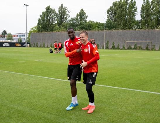 Fußball, Herren, Saison 2026 2027, 1. Bundesliga, 1. FC Union Berlin, Training auf Trainingsplatz II, v. l. Ilyas Ansah (1. FC Union), Torwart Matheo Raab (1. FC Union Berlin), 07.07. 2026, *** Soccer, Men s, 2026–2027 Season, Bundesliga 1, 1. FC Union Berlin, Training on Training Field II, from left: Ilyas Ansah (1. FC Union), goalkeeper Matheo Raab (1. FC Union Berlin), July 7, 2026, Copyright: xMatthiasxKochx