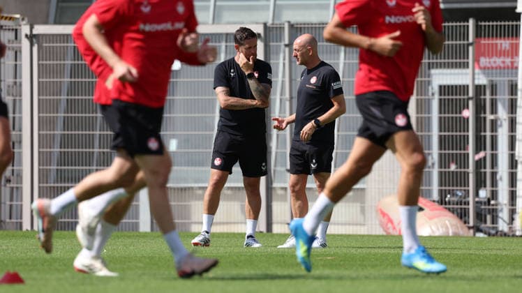 07.07.2026, xrekx, Fussball 2.Bundesliga, 1.FC Kaiserslautern - Training v.l. Mike Wunderlich Co-Trainer (1.FC Kaiserslautern) Torsten Lieberknecht Trainer (1.FC Kaiserslautern) (DFL DFB REGULATIONS PROHIBIT ANY USE OF PHOTOGRAPHS as IMAGE SEQUENCES and or QUASI-VIDEO) Kaiserslautern *** July 7, 2026, xrekx, Soccer 2. Bundesliga, 1 FC Kaiserslautern Training: Mike Wunderlich, Assistant Coach of 1 FC Kaiserslautern; Torsten Lieberknecht, Head Coach of 1 FC Kaiserslautern. DFL and DFB regulations prohibit any use of photographs as image sequences and or quasi-video. Kaiserslautern
