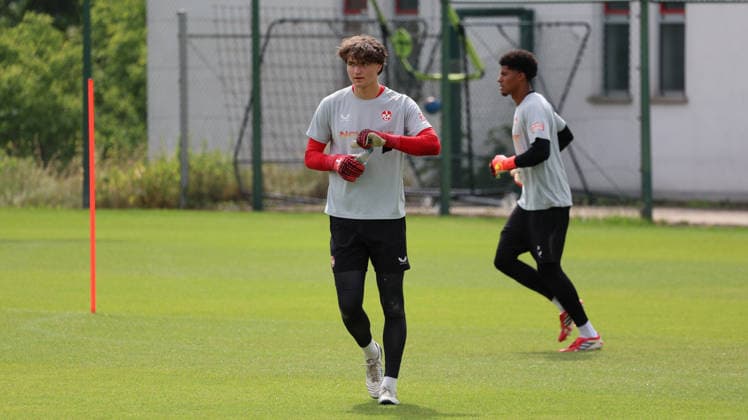 07.07.2026, xrekx, Fussball 2.Bundesliga, 1.FC Kaiserslautern - Training v.l. Moritz Jung, Yannick Onohiol (1.FC Kaiserslautern) (DFL DFB REGULATIONS PROHIBIT ANY USE OF PHOTOGRAPHS as IMAGE SEQUENCES and or QUASI-VIDEO) Kaiserslautern *** July 7, 2026, xrekx, Soccer 2. Bundesliga, 1 FC Kaiserslautern Training: Moritz Jung, Yannick Onohiol 1 FC Kaiserslautern DFL DFB REGULATIONS PROHIBIT ANY USE OF PHOTOGRAPHS AS IMAGE SEQUENCES AND OR QUASI-VIDEO Kaiserslautern