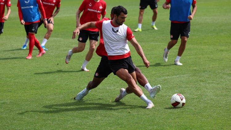 07.07.2026, xrekx, Fussball 2.Bundesliga, 1.FC Kaiserslautern - Training v.l. Mahir Emreli (1.FC Kaiserslautern) (DFL DFB REGULATIONS PROHIBIT ANY USE OF PHOTOGRAPHS as IMAGE SEQUENCES and or QUASI-VIDEO) Kaiserslautern *** July 7, 2026, xrekx, Soccer 2. Bundesliga, 1 FC Kaiserslautern Training by Mahir Emreli 1 FC Kaiserslautern DFL DFB REGULATIONS PROHIBIT ANY USE OF PHOTOGRAPHS as IMAGE SEQUENCES and or QUASI-VIDEO Kaiserslautern