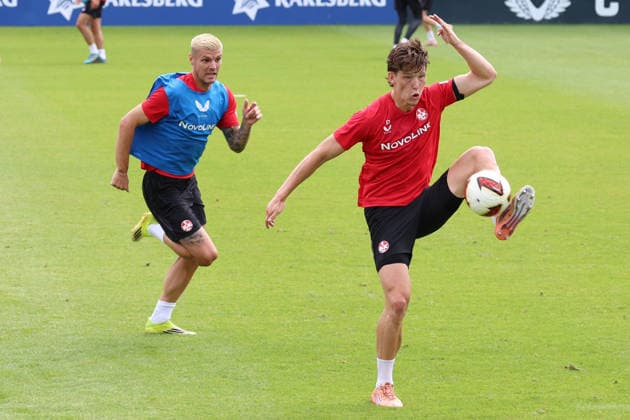 07.07.2026, xrekx, Fussball 2.Bundesliga, 1.FC Kaiserslautern - Training v.l. Erik Wekesser (1.FC Kaiserslautern) Leon Robinson (1.FC Kaiserslautern) (DFL DFB REGULATIONS PROHIBIT ANY USE OF PHOTOGRAPHS as IMAGE SEQUENCES and or QUASI-VIDEO) Kaiserslautern *** July 7, 2026, xrekx, Soccer 2. Bundesliga, 1 FC Kaiserslautern Training v l Erik Wekesser 1 FC Kaiserslautern Leon Robinson 1 FC Kaiserslautern DFL DFB REGULATIONS PROHIBIT ANY USE OF PHOTOGRAPHS as IMAGE SEQUENCES and or QUASI-VIDEO Kaiserslautern