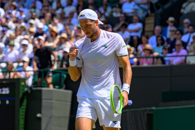 Day Nine: The Championships - Wimbledon 2026 LONDON, ENGLAND JULY 07 - Jan-Lennard Struff of Germany during Gentlemen s Quarter Final against Jannik Sinner of Italy at The Wimbledon Lawn Tennis Championship at Wimbledon on July 07, 2026 in London, England. (Photo by Keeran Marquis)  Copyright: xKeeranxMarquis Fotoarena SPPx Sportspressphoto_SPR186719