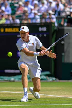 Day Nine: The Championships - Wimbledon 2026 LONDON, ENGLAND JULY 07 - Jannik Sinner of Italy during Gentlemen s Quarter Final against Jan-Lennard Struff of Germany at The Wimbledon Lawn Tennis Championship at Wimbledon on July 07, 2026 in London, England. (Photo by Keeran Marquis)  Copyright: xKeeranxMarquis Fotoarena SPPx Sportspressphoto_SPR186723
