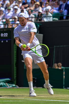 Day Nine: The Championships - Wimbledon 2026 LONDON, ENGLAND JULY 07 - Jan-Lennard Struff of Germany during Gentlemen s Quarter Final against Jannik Sinner of Italy at The Wimbledon Lawn Tennis Championship at Wimbledon on July 07, 2026 in London, England. (Photo by Keeran Marquis)  Copyright: xKeeranxMarquis Fotoarena SPPx Sportspressphoto_SPR186724