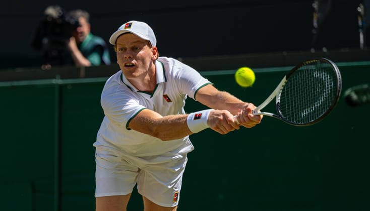 Tennis - Wimbledon Championship 2026 - Day 9 LONDON, ENGLAND - Tuesday, July 7, 2026: Jannik Sinner (ITA) during the Gentlemen s Singles Quarter-Final match on Day Nine of The Championships Wimbledon 2026 at the All England Lawn Tennis and Croquet Club. (Photo by Kirsten Holst Propaganda) LONDON All England Lawn Tennis and Croq GREATER LONDON ENGLAND  Copyright: xKirstenxHolstx 2026-07-07-010-Wimbledon_Day_9