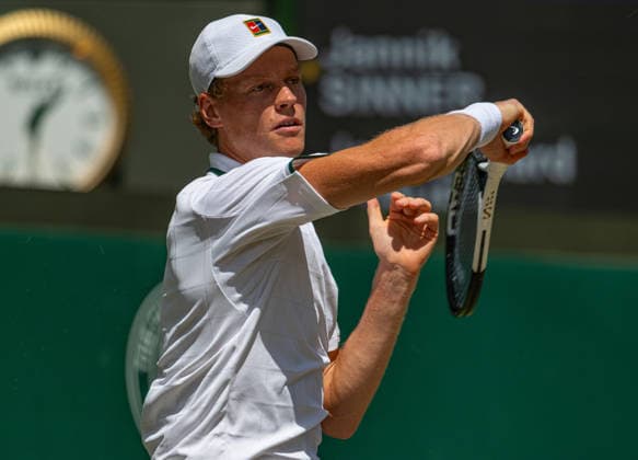 Tennis - Wimbledon Championship 2026 - Day 9 LONDON, ENGLAND - Tuesday, July 7, 2026: Jannik Sinner (ITA) during the Gentlemen s Singles Quarter-Final match on Day Nine of The Championships Wimbledon 2026 at the All England Lawn Tennis and Croquet Club. (Photo by Kirsten Holst Propaganda) LONDON All England Lawn Tennis and Croq GREATER LONDON ENGLAND  Copyright: xKirstenxHolstx 2026-07-07-009-Wimbledon_Day_9