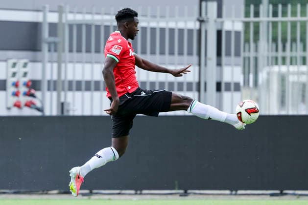 Mustapha Bundu (Hannover 96) kontrolliert den Ball, Friendly match, Hannover 96 v 1. FC Phoenix Luebeck, Eilenriedestadion am 07. July 2026 in Hannover, Deutschland. (Foto von Marco Steinbrenner DeFodi Images) Mustapha Bundu (Hannover 96) controls the ball, Friendly match, Hannover 96 v 1. FC Phoenix Luebeck, , July 7, 2026 in Hanover, Germany. (Photo by Marco Steinbrenner DeFodi Images) - *** Mustapha Bundu of Hannover 96 controls the ball, Friendly match, Hannover 96 vs. 1 FC Phoenix Lübeck, Eilenriedestadion on July 7, 2026, in Hannover, Germany Photo by Marco Steinbrenner DeFodi Images Mustapha Bundu of Hannover 96 controls the ball, Friendly match, Hannover 96 vs. 1 FC Phoenix Lübeck, July 7, 2026, in Hanover, Germany Photo by Marco Steinbrenner DeFodi Images