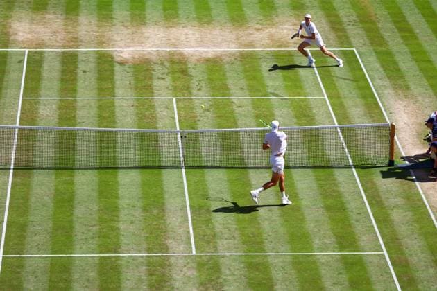 Jannik Sinner and Jan-Lennard Struff during their quarter-final match Wimbledon Tennis Championships, Day 9, The All England Lawn Tennis and Croquet Club, London, UK - 07 Jul 2026London The All England Lawn Tennis and United Kingdom  Copyright: xJamesxMarsh Shutterstockx 16978027ag