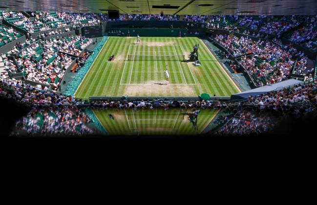 Jannik Sinner and Jan-Lennard Struff during their quarter-final match Wimbledon Tennis Championships, Day 9, The All England Lawn Tennis and Croquet Club, London, UK - 07 Jul 2026London The All England Lawn Tennis and United Kingdom  Copyright: xJamesxMarsh Shutterstockx 16978027am