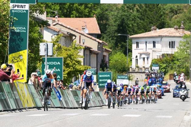 Eritrean Biniam Girmay of NSN Cycling Team and Belgian Jasper Philipsen of Alpecin-Premier Tech pictured during a sprint in stage 4 of the 2026 Tour de France cycling race, a stage of 181,9km from Carcassonne to Foix, on Tuesday 07 July 2026. The 113th edition of the Tour de France starts on Saturday 4 July in Barcelona, Spain, and will finish in Paris, France on the 26th of July. DAVIDxPINTENS  x180627968x