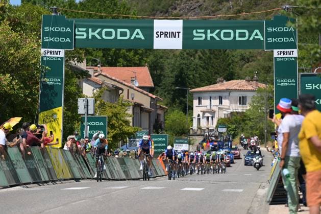 Eritrean Biniam Girmay of NSN Cycling Team and Belgian Jasper Philipsen of Alpecin-Premier Tech pictured during a sprint in stage 4 of the 2026 Tour de France cycling race, a stage of 181,9km from Carcassonne to Foix, on Tuesday 07 July 2026. The 113th edition of the Tour de France starts on Saturday 4 July in Barcelona, Spain, and will finish in Paris, France on the 26th of July. DAVIDxPINTENS  x180627983x