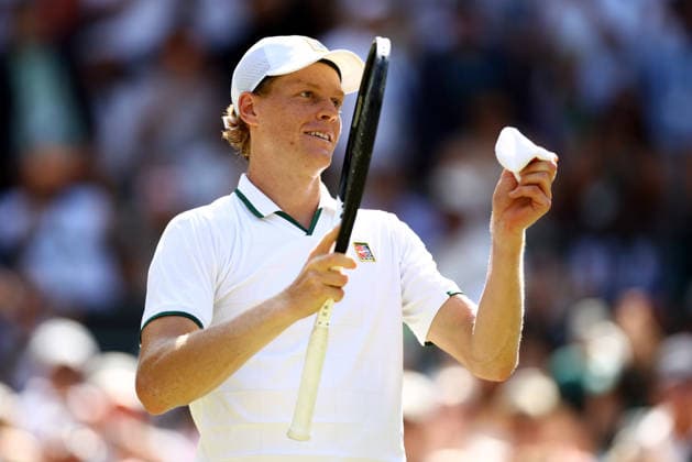 Jannik Sinner celebrates victory in his quarter-final match Wimbledon Tennis Championships, Day 9, The All England Lawn Tennis and Croquet Club, London, UK - 07 Jul 2026London The All England Lawn Tennis and United Kingdom  Copyright: xJamesxMarsh Shutterstockx 16978027bd