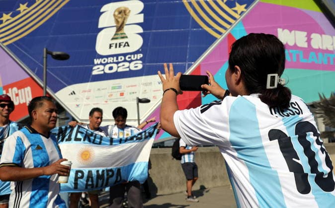 FIFA World Cup, WM, Weltmeisterschaft, Fussball 2026 - Round of 16 - Argentina vs Egypt Fans of Argentina ahead of the FIFA World Cup 2026 Round of 16 match Argentina against Egypt, in Atlanta, USA, 07 July 2026. ATLANTA United States  Copyright: xCRISTOBALxHERRERA-ULASHKEVICHx