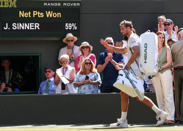 Jan-Lennard Struff verlaesst den Platz nach der Niederlage, Herren Einzel, Men s Singles Tennis - Wimbledon 2026 - Grand Slam ITF ATP, Tennis Herren WTA, Tennis Damen - AELTC - London - - Great Britain - 7 July 2026. *** Jan Lennard Struff leaves the court after his loss, Men s Singles, Wimbledon 2026 Grand Slam ITF ATP WTA AELTC London, Great Britain, July 7, 2026 Copyright: xJuergenxHasenkopfx