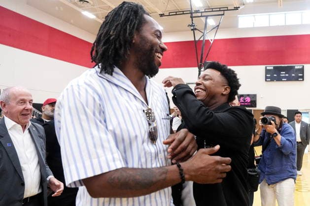 July 7, 2026, Toronto, On, CAN: Kyle Lowry, right, speaks with Kawhi Leonard after a press conference, PK, Pressekonferenz in which Lowry signed a one-day contract to retire as a Toronto Raptor, in Toronto, on Tuesday, July 7, 2026. Canada News - July 7, 2026  - ZUMAc35_ 20260707_zaf_c35_038 Copyright: xChrisxYoungx