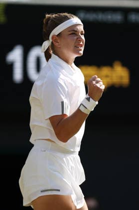 Karolina Muchova celebrates during her quarter-final match Wimbledon Tennis Championships, Day 9, The All England Lawn Tennis and Croquet Club, London, UK - 07 Jul 2026London The All England Lawn Tennis and United Kingdom  Copyright: xKieranxMcManus Shutterstockx 16978030bc