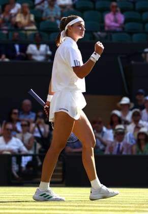 Karolina Muchova celebrates during her quarter-final match Wimbledon Tennis Championships, Day 9, The All England Lawn Tennis and Croquet Club, London, UK - 07 Jul 2026London The All England Lawn Tennis and United Kingdom  Copyright: xKieranxMcManus Shutterstockx 16978030bj