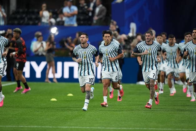 Argentina striker Leo Messi warms up before the 2026 World Cup Round of 16 match between Argentina and Egypt at Atlanta Stadium, US, 7 July 20263. Argentina vs Egypt !ACHTUNG: NUR REDAKTIONELLE NUTZUNG!  Copyright: xAlbertoxBoalx GRAF2761 20260707-55020828466_1