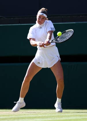 Karolina Muchova during her quarter-final match Wimbledon Tennis Championships, Day 9, The All England Lawn Tennis and Croquet Club, London, UK - 07 Jul 2026London The All England Lawn Tennis and United Kingdom  Copyright: xKieranxMcManus Shutterstockx 16978030bm
