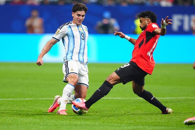 Argentina v Egypt - FIFA World Cup, WM, Weltmeisterschaft, Fussball 2026 - Round of 16 ATLANTA, USA - JULY 07: Julian Alvarez (9) of Argentina in action during the 2026 FIFA World Cup Round of 16 match between Argentina and Egypt at Mercedes-Benz Stadium (Atlanta Stadium) in Atlanta, Georgia, United States on July 07, 2026. Evrim Aydin Anadolu Georgia United States. Editorial use only. Please get in touch for any other usage.  Copyright: x2026xAnadoluxEvrimxAydinx