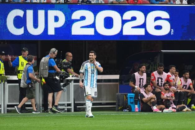 Lionel Messi of Argentina Argentina v Egypt, 2026 FIFA World Cup, WM, Weltmeisterschaft, Fussball Group of 16, Football, Atlanta Stadium, Atlanta, Georgia, USA - 07 Jul 2026Atlanta Mercedes-Benz Stadium Georgia (GA) United States of America  Copyright: xIsmaelxAdnan Shutterstockx 16981208ak