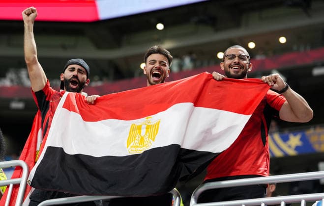 Fans von Aegypten Nationalmannschaft jubeln auf der Tribuene. USA, FIFA Weltmeisterschaft, Achtelfinale, Argentinien vs Aegypten, Atlanta, 07.07.2026 FIFA Weltmeisterschaft, Achtelfinale, Argentinien vs Aegypten, Atlanta, 07.07.2026 Atlanta *** Fans of the Egyptian national team cheer from the stands in the U.S., FIFA World Cup, Round of 16, Argentina vs. Egypt, Atlanta, July 7, 2026 FIFA World Cup, Round of 16, Argentina vs. Egypt, Atlanta, July 7, 2026, Atlanta Copyright: xEibner-Pressefoto ScottxColemanx EP_SCN