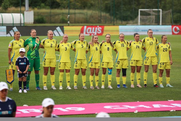 260707 Alice Broman, goalkeeper Hanna Karlsson, Thindra Mattsson, Nicole Molin, Paula Broddner Klingspor, Nathalie Staaf, Augusta Priks, Nova Selin, Thea Staffansson, Fabienne Bartholdson and Fanny Peterson of Sweden ahead of the women s Euro Under-19 semifinal between Spain and Sweden on July 7, 2026 in Zenica. Photo: Aleksandar Djorovic BILDBYRAN COP 184 XX0043 fotboll football soccer fotball u19 em semifinal semifinals spanien sverige womens euro under-19 sweden dam bbeng *** July 7, 2026: Alice Broman, goalkeeper Hanna Karlsson, Thindra Mattsson, Nicole Molin, Paula Broddner Klingspor, Nathalie Staaf, Augusta Priks, Nova Selin, Thea Staffansson, Fabienne Bartholdson, and Fanny Peterson of Sweden ahead of the Women’s Under-19 European Championship semifinal between Spain and Sweden on July 7, 2026 in Zenica. Photo by Aleksandar Djorovic. BILDBYRAN COP 184 XX0043 soccer football fotball U19 European Championship semifinal semifinals Spain Sweden Women’s U19 European Championship Sweden women’s team  Copyright: ALEKSANDARxDJOROVIC BB260707ZN019