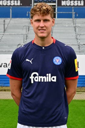 07.07.2026, Fußball, Herren, 2.BL (Bundesliga), Saison 2026 2027, Holstein Kiel, KSV, Media Day, Portraitshooting, Mannschaftsshooting Phil Harres Kiel Holstein-Stadion Schleswig-Holstein Deutschland *** July 7, 2026, Soccer, Men s, 2nd Division Bundesliga, 2026–2027 Season, Holstein Kiel, KSV, Media Day, Portrait Shoot, Team Photo Shoot, Phil Harres, Kiel Holstein Stadium, Schleswig-Holstein, Germany