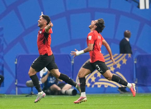Yasser Ibrahim (Aegypten, 2) und Mohamed Hany (Aegypten, 3) jubeln nach dem Tor durch Yasser Ibrahim (Aegypten, 2). USA, FIFA Weltmeisterschaft, Achtelfinale, Argentinien vs Aegypten, Atlanta, 07.07.2026 FIFA Weltmeisterschaft, Achtelfinale, Argentinien vs Aegypten, Atlanta, 07.07.2026 Atlanta *** Yasser Ibrahim (Egypt), 2, and Mohamed Hany (Egypt), 3, celebrate after Yasser Ibrahim (Egypt), 2, scores a goal. USA, FIFA World Cup, Round of 16, Argentina vs. Egypt, Atlanta, July 7, 2026 FIFA World Cup, Round of 16, Argentina vs. Egypt, Atlanta, July 7, 2026 Atlanta Copyright: xEibner-Pressefoto ScottxColemanx EP_SCN