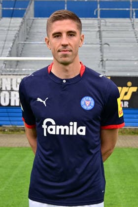 07.07.2026, Fußball, Herren, 2.BL (Bundesliga), Saison 2026 2027, Holstein Kiel, KSV, Media Day, Portraitshooting, Mannschaftsshooting Marko Ivezic Kiel Holstein-Stadion Schleswig-Holstein Deutschland *** July 7, 2026, Soccer, Men s, 2nd Division Bundesliga, 2026–2027 Season, Holstein Kiel, KSV, Media Day, Portrait Shoot, Team Photo Shoot, Marko Ivezic, Kiel Holstein Stadium, Schleswig-Holstein, Germany