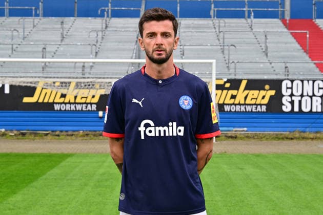 07.07.2026, Fußball, Herren, 2.BL (Bundesliga), Saison 2026 2027, Holstein Kiel, KSV, Media Day, Portraitshooting, Mannschaftsshooting Giorgi Kvilitaia Kiel Holstein-Stadion Schleswig-Holstein Deutschland *** July 7, 2026, Soccer, Men s, 2nd Division Bundesliga, 2026–2027 Season, Holstein Kiel, KSV, Media Day, Portrait Shoot, Team Photo Shoot, Giorgi Kvilitaia, Kiel Holstein Stadium, Schleswig-Holstein, Germany