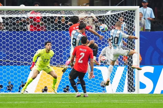 Argentina v Egypt - FIFA World Cup, WM, Weltmeisterschaft, Fussball 2026 - Round of 16 ATLANTA, USA - JULY 07: Tagliafico (3) and Alexis Mac Allister (20) of Argentina in action during the 2026 FIFA World Cup Round of 16 match between Argentina and Egypt at Mercedes-Benz Stadium (Atlanta Stadium) in Atlanta, Georgia, United States on July 07, 2026. Evrim Aydin Anadolu Georgia United States. Editorial use only. Please get in touch for any other usage.  Copyright: x2026xAnadoluxEvrimxAydinx