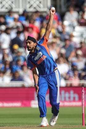 Third Vitality T20 International England v India Arshdeep Singh of India delivers the ball during the Third Vitality T20 international match, Länderspiel, Nationalmannschaft England vs India at Trent Bridge, Nottingham, United Kingdom on 07 July 2026 (Photo by Mark Cosgrove News Images) Nottingham Trent Bridge Nottinghamshire United Kingdom Copyright: xMarkxCosgrove NewsxImagesx