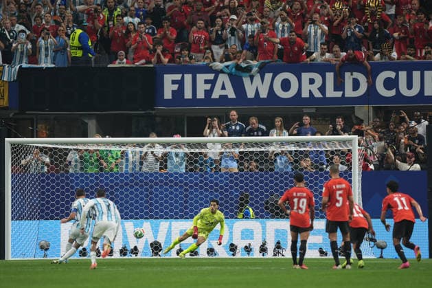 Argentina national team, Nationalteam player Leo Messi misses the penalty against Egypt national team goalkeeper Mostafa Ahmed Shobeir during the 2026 World Cup Round of 16 match between Argentina and Egypt at Atlanta Stadium, US, 7 July 20263. Argentina vs Egypt !ACHTUNG: NUR REDAKTIONELLE NUTZUNG!  Copyright: xAlbertoxBoalx GRAF2802 20260707-55020828939_1