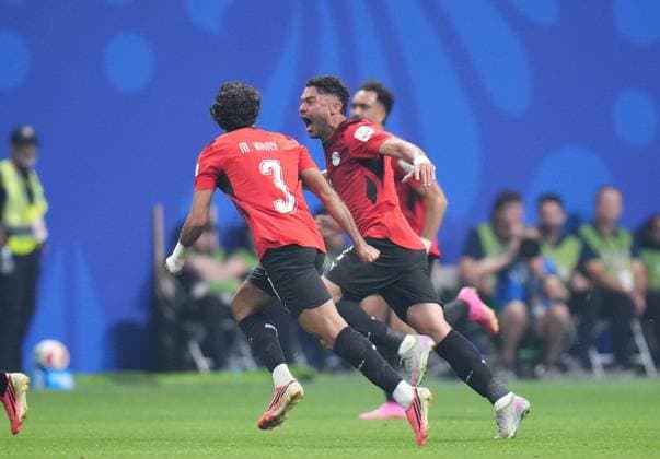 Argentina v Egypt - FIFA World Cup, WM, Weltmeisterschaft, Fussball 2026 - Round of 16 ATLANTA, USA - JULY 07: Yasser Ibrahim (2) of Egypy celebrates with teammates after scoring his team s first goal during the 2026 FIFA World Cup Round of 16 match between Argentina and Egypt at Mercedes-Benz Stadium (Atlanta Stadium) in Atlanta, Georgia, United States on July 07, 2026. Jose Hernandez Anadolu Georgia United States. Editorial use only. Please get in touch for any other usage.  Copyright: x2026xAnadoluxJosexHernandezx