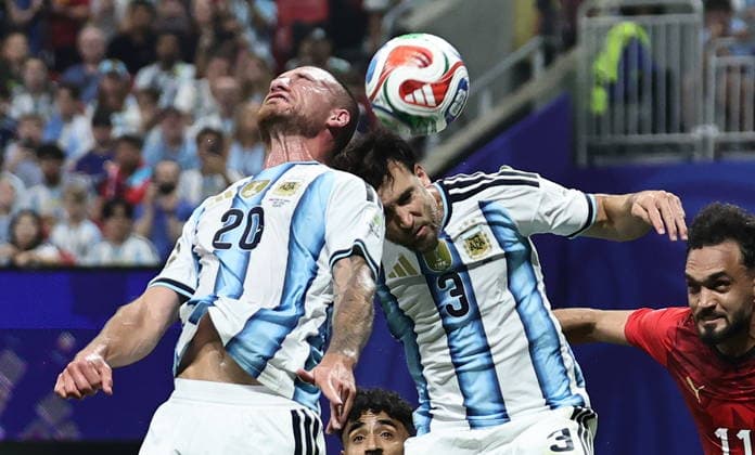 FIFA World Cup, WM, Weltmeisterschaft, Fussball 2026 - Round of 16 - Argentina vs Egypt Alexis Mac Allister of Argentina (L) and Nicolas Tagliafico of Argentina (R) in action during the FIFA World Cup 2026 Round of 16 match Argentina against Egypt, in Atlanta, USA, 07 July 2026. ATLANTA United States  Copyright: xRONALDxWITTEKx
