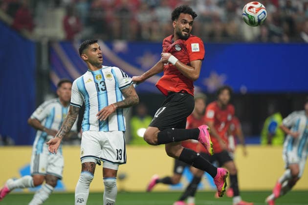 Egypt national team, Nationalteam player Mostafa Mohamed and Argentina national team player Cristian Romero during the 2026 World Cup Round of 16 match between Argentina and Egypt at Atlanta Stadium, US, 7 July 20263. Argentina vs Egypt !ACHTUNG: NUR REDAKTIONELLE NUTZUNG!  Copyright: xAlbertoxBoalx GRAF2804 20260707-55020828985_1