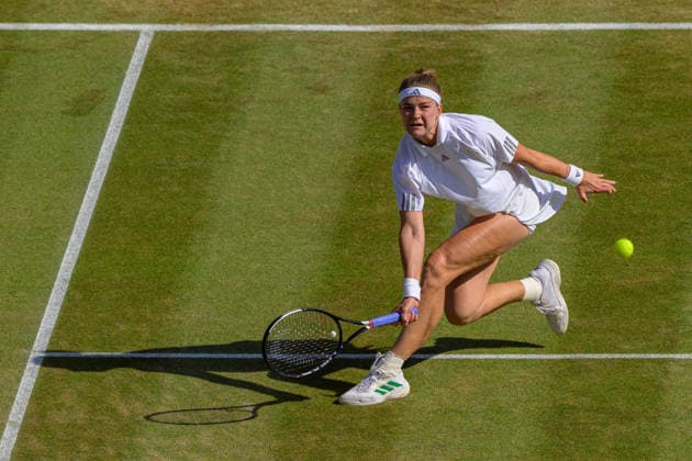 Day Nine: The Championships - Wimbledon 2026 LONDON, ENGLAND JULY 07 - Karolina Muchova of Czech Republic during Ladies Quarter Finals against Naomi Osaka of Japan at The Wimbledon Lawn Tennis Championship at Wimbledon on July 07, 2026 in London, England. (Photo by Keeran Marquis)  Copyright: xKeeranxMarquis Fotoarena SPPx Sportspressphoto_SPR186781