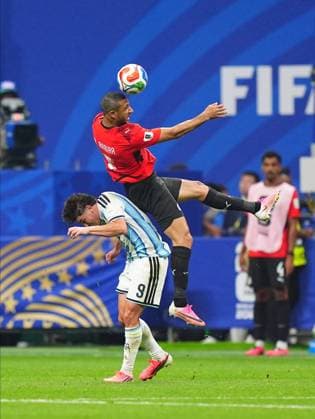 Argentina v Egypt - FIFA World Cup, WM, Weltmeisterschaft, Fussball 2026 - Round of 16 ATLANTA, USA - JULY 07: Julian Alvarez (9) of Argentina in action agaisnt Ramy Rabia of Egypt during the 2026 FIFA World Cup Round of 16 match between Argentina and Egypt at Mercedes-Benz Stadium (Atlanta Stadium) in Atlanta, Georgia, United States on July 07, 2026. Evrim Aydin Anadolu Georgia United States. Editorial use only. Please get in touch for any other usage.  Copyright: x2026xAnadoluxEvrimxAydinx