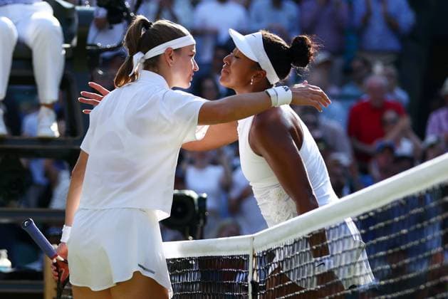 Karolina Muchova celebrates winning her quarter-final match against Naomi Osaka Wimbledon Tennis Championships, Day 9, The All England Lawn Tennis and Croquet Club, London, UK - 07 Jul 2026London The All England Lawn Tennis and United Kingdom  Copyright: xKieranxMcManus Shutterstockx 16978030cj