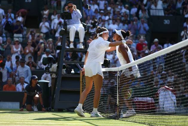 Karolina Muchova celebrates winning her quarter-final match against Naomi Osaka Wimbledon Tennis Championships, Day 9, The All England Lawn Tennis and Croquet Club, London, UK - 07 Jul 2026London The All England Lawn Tennis and United Kingdom  Copyright: xKieranxMcManus Shutterstockx 16978030cl