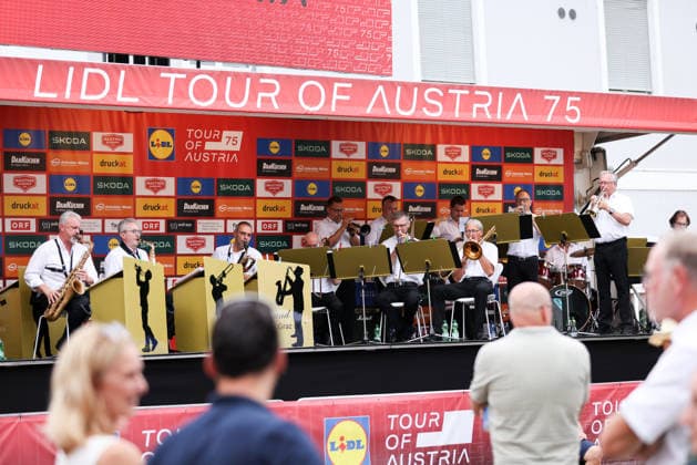 CYCLING - Oesterreich Rundfahrt 2026 GRAZ,AUSTRIA,07.JUL.26 - CYCLING - Tour of Austria, team presentation. Image shows a feature of a band.  GEPAxpictures xJamesxDoak