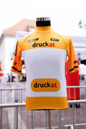 CYCLING - Oesterreich Rundfahrt 2026 GRAZ,AUSTRIA,07.JUL.26 - CYCLING - Tour of Austria, team presentation. Image shows a feature of a cycling jersey.  GEPAxpictures xJamesxDoak