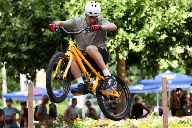 CYCLING - Oesterreich Rundfahrt 2026 GRAZ,AUSTRIA,07.JUL.26 - CYCLING - Tour of Austria, team presentation. Image shows stunt cyclist event.  GEPAxpictures xJamesxDoak