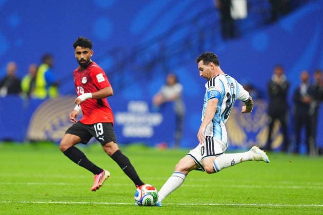 Argentina v Egypt - FIFA World Cup, WM, Weltmeisterschaft, Fussball 2026 - Round of 16 ATLANTA, USA - JULY 07: Lionel Messi (10) of Argentina in action against Marwan Attia (19) of Egypt during the 2026 FIFA World Cup Round of 16 match between Argentina and Egypt at Mercedes-Benz Stadium (Atlanta Stadium) in Atlanta, Georgia, United States on July 07, 2026. Evrim Aydin Anadolu Georgia United States. Editorial use only. Please get in touch for any other usage.  Copyright: x2026xAnadoluxEvrimxAydinx