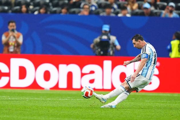 Argentina v Egypt - FIFA World Cup, WM, Weltmeisterschaft, Fussball 2026 - Round of 16 ATLANTA, USA - JULY 07: Lionel Messi (10) of Argentina in action during the 2026 FIFA World Cup Round of 16 match between Argentina and Egypt at Mercedes-Benz Stadium (Atlanta Stadium) in Atlanta, Georgia, United States on July 07, 2026. Evrim Aydin Anadolu Georgia United States. Editorial use only. Please get in touch for any other usage.  Copyright: x2026xAnadoluxEvrimxAydinx