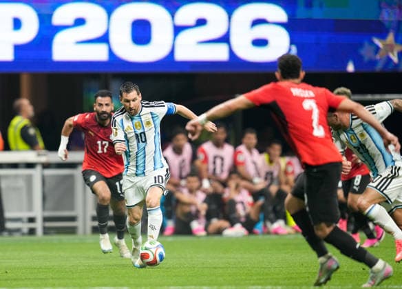 Lionel Messi (Argentinien, 10) am Ball. USA, FIFA Weltmeisterschaft, Achtelfinale, Argentinien vs Aegypten, Atlanta, 07.07.2026 FIFA Weltmeisterschaft, Achtelfinale, Argentinien vs Aegypten, Atlanta, 07.07.2026 Atlanta *** Lionel Messi, Argentina; No. 10, USA; FIFA World Cup; Round of 16; Argentina vs. Egypt; Atlanta; July 7, 2026; FIFA World Cup; Round of 16; Argentina vs. Egypt; Atlanta; July 7, 2026, Atlanta Copyright: xEibner-Pressefoto ScottxColemanx EP_SCN
