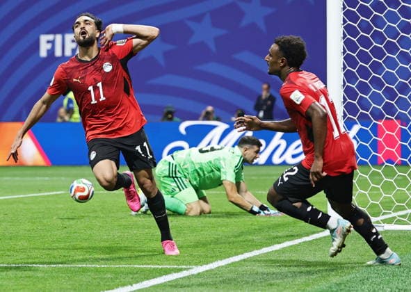 FIFA World Cup, WM, Weltmeisterschaft, Fussball 2026 - Round of 16 - Argentina vs Egypt Mostafa Ziko of Egypt (L) scores the 0-2 goal during the FIFA World Cup 2026 Round of 16 match Argentina against Egypt, in Atlanta, USA, 07 July 2026. ATLANTA United States  Copyright: xRONALDxWITTEKx