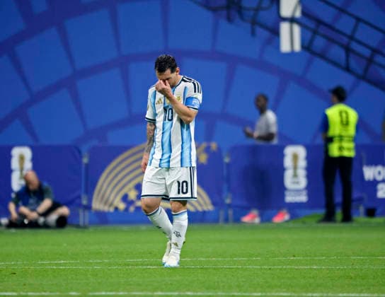 07.07.2026, Fussball Weltmeisterschaft 2026 in den USA, Achtelfinale, Argentinien - Ägypten, im Mercedes-Benz Stadium (Atlanta, GA), Lionel Messi (Argentinien) frustriert. ***FIFA regulations prohibit any use of photographs as image sequences and or quasi-video. EDITORIAL USE ONLY*** *** July 7, 2026, 2026 FIFA World Cup in the U.S., Round of 16, Argentina vs. Egypt, at Mercedes-Benz Stadium in Atlanta, GA; Lionel Messi of Argentina looks frustrated ***FIFA regulations prohibit any use of photographs as image sequences and or quasi-video. EDITORIAL USE ONLY***